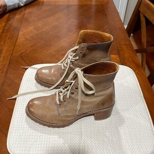 The Frye Company, sabrina 6G Lace Up boots